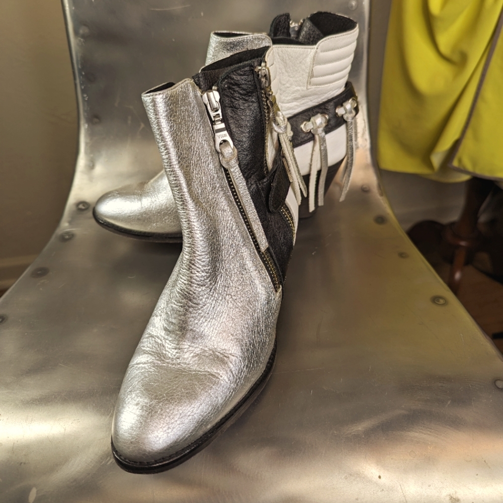 Modern Vice Silver and Black Ankle Boots with Zipper/Fringe Size 38.5 or US 6